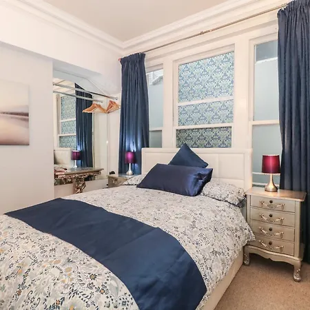 2 Old City Chambers Apartment Bristol
